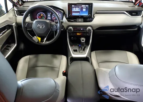 2021 Toyota Rav4 Xle Premium z USA, uszkodzony, nr VIN 2T3A1RFV2MW209590